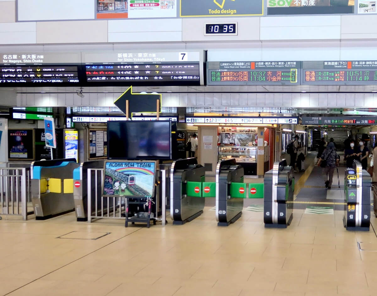 JR熱海駅の改札口