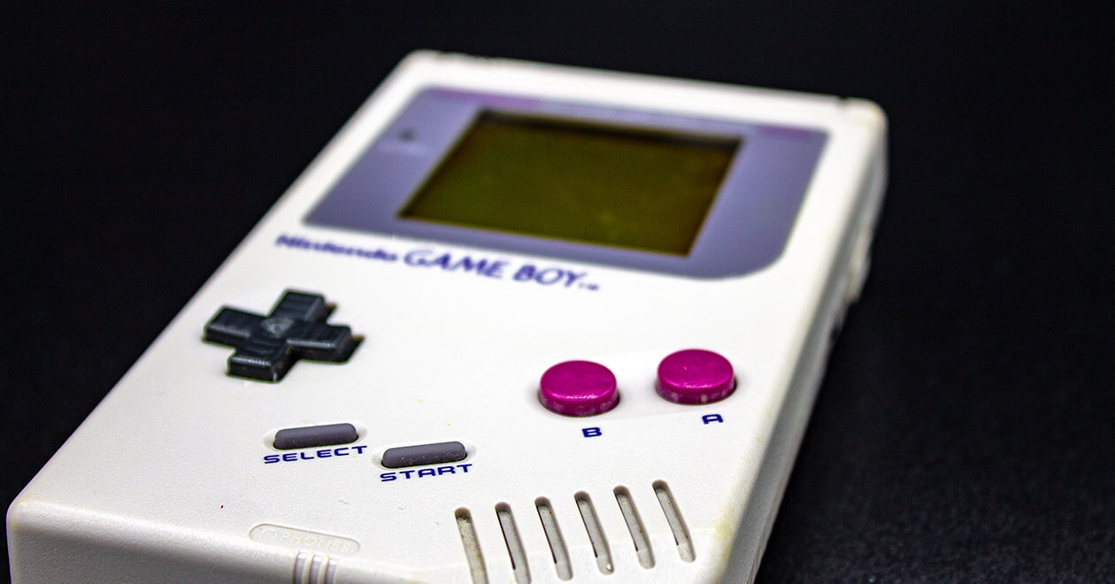 平成レトロ」が令和にブーム！ 平成レトロなガラケーやデジタル