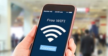 実は駅や電車、バスの「無料Wi-Fi」が続々終了している！　姿を消した理由とは？