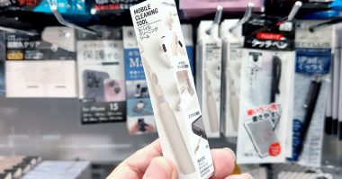 セリアで110円の「ワイヤレスイヤホン」を簡単にお手入れできるクリーニングキットが超便利！