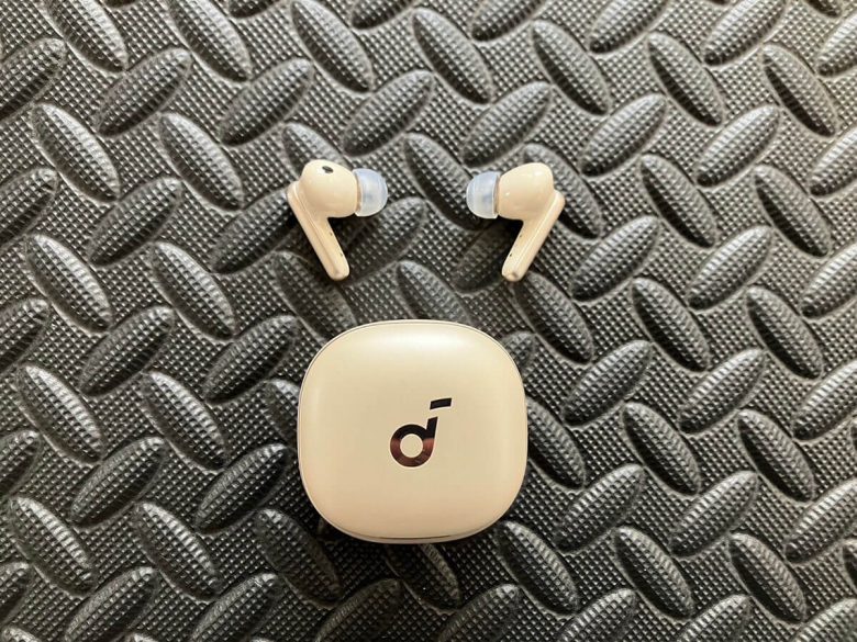 Amazonで人気の完全ワイヤレスイヤホン「Soundcore Liberty 4」を「AirPods Pro 2」と比較してみた！の画像2