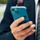 仕事で使う社用スマホ、実はiPhoneが多数派？　AIアプリ導入の波も【MMD研究所調査】