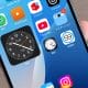 iPhoneの時計に“秒”を表示する簡単な方法とは？　ロック画面に秒数を表示する手順も