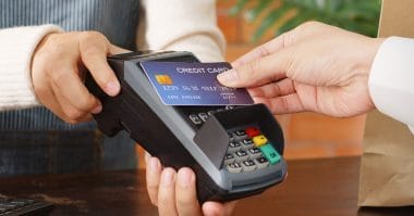 普段利用する店舗の提携クレカを作らず後悔した人は17.2%、作成後は87%が「お得」と実感！【NEXER調べ】