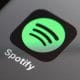 Spotifyの仕様は「意味が分からない」？再生中に違う曲が流れるなど諸問題への対処法
