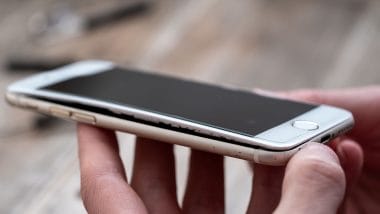 「まだ使えるから…」が危険！スマホのバッテリー放置で夏に思わぬトラブルも