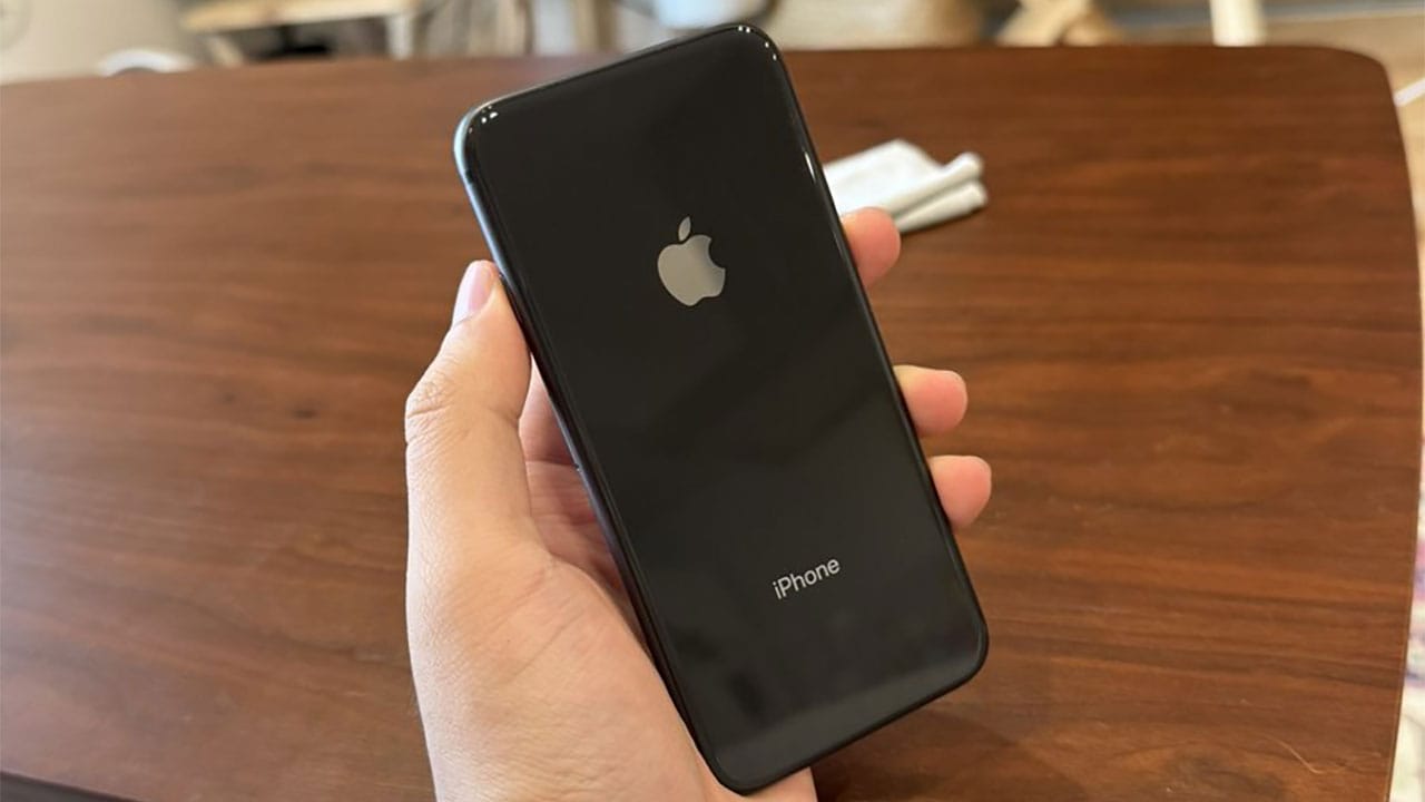 「カメラなしiPhone」って何だ!? SEモデルで22万円の激レア端末の正体とはの画像1