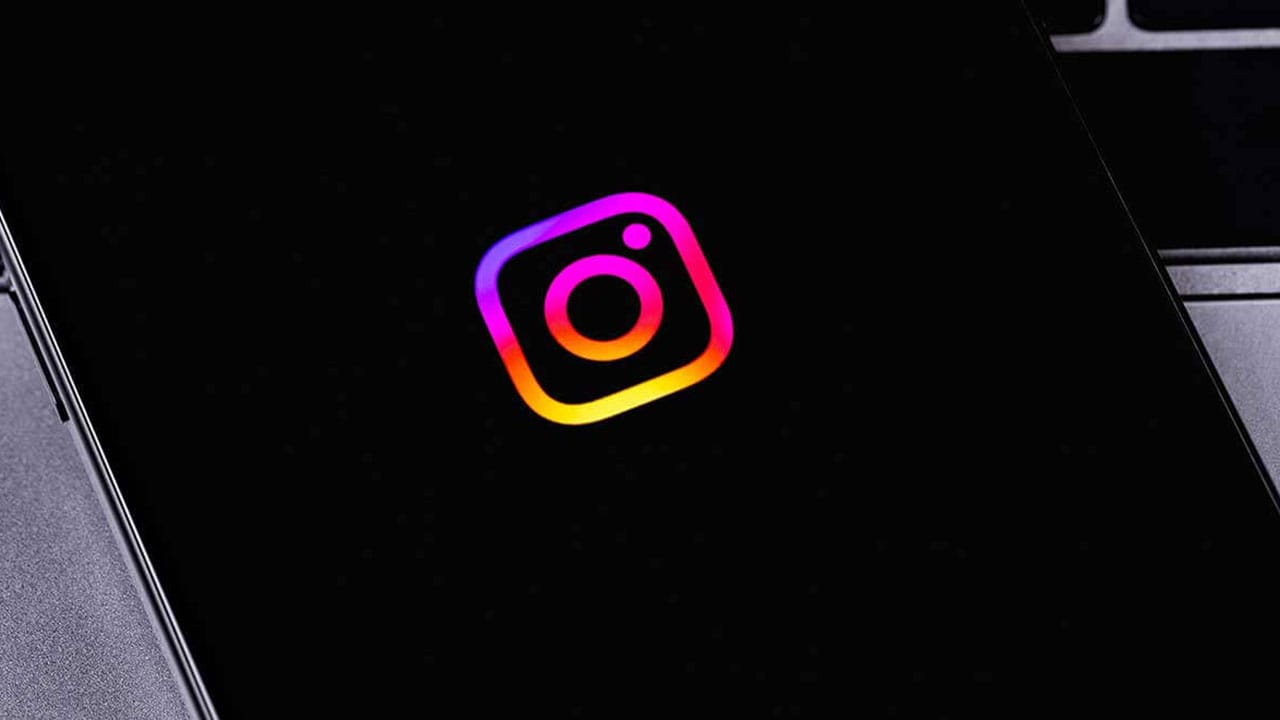 インスタの写真だけを自分のデバイスのアルバム(カメラロール)に保存する方法