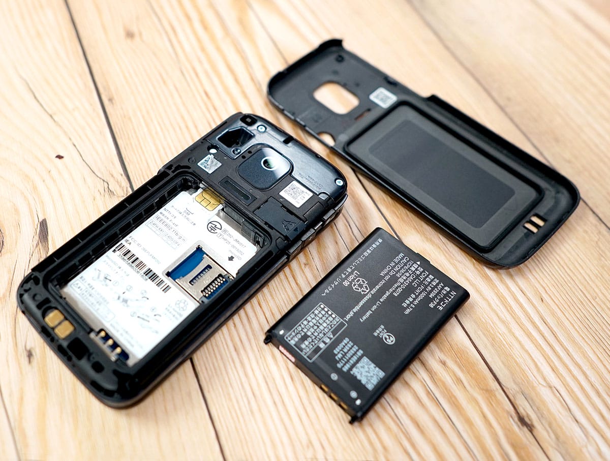 パカパカガラケー、最新型4G対応「らくらくホン F-41F」はどこが便利なのか?実機で解説!の画像9