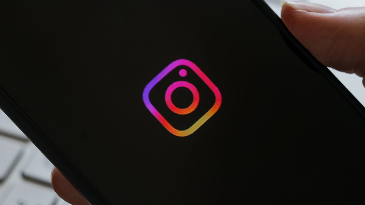 インスタで自分のログイン履歴を確認する方法:他人の乗っ取りや不正ログインの対処法も