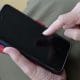 シニアの4割がスマホ無防備!?「何をすればいいか分からない」が最多の理由