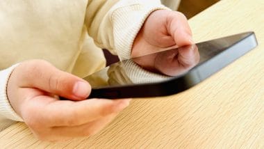 「新品じゃなくていい」子どもにスマホを持たせる親が選ぶ“納得の選択肢”とは？