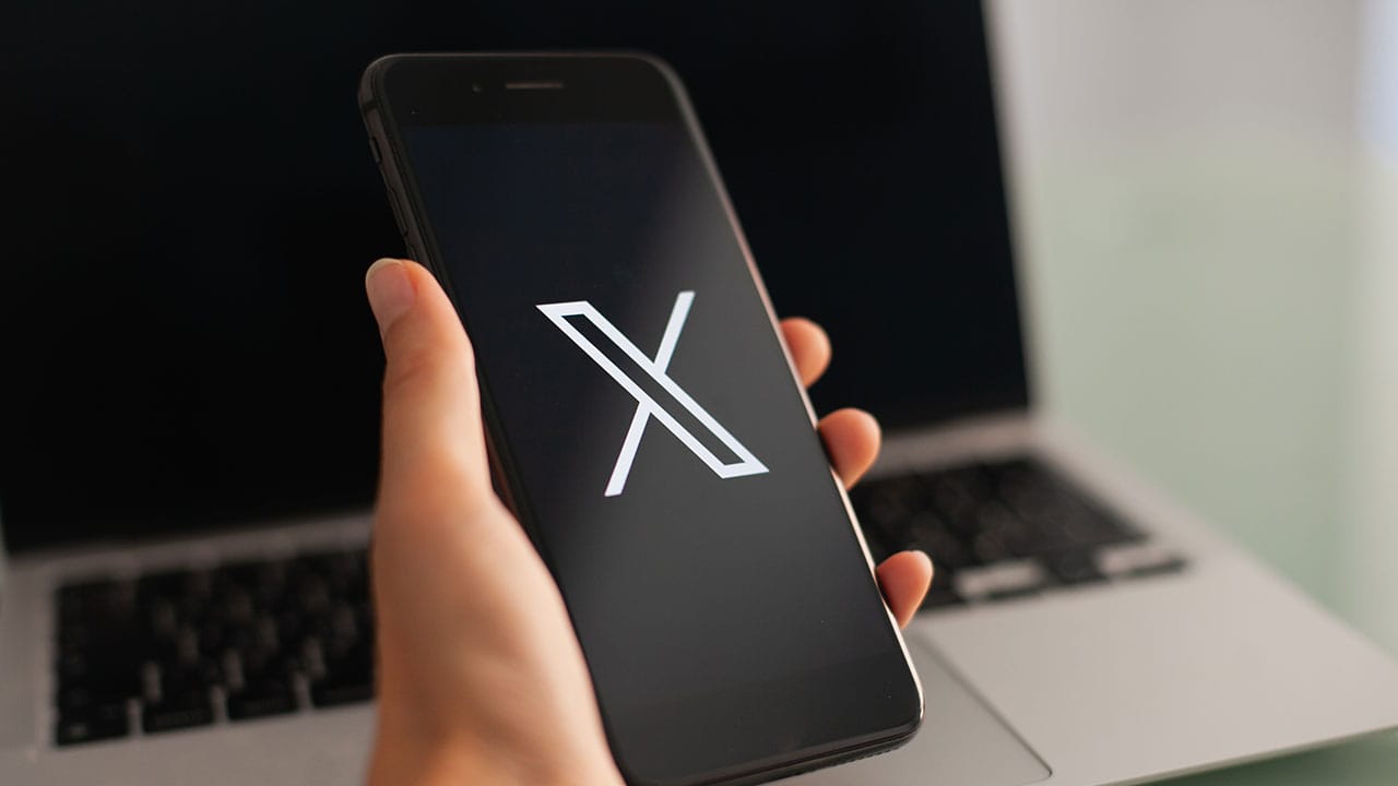 Xでバズるホワイトペーパー、金曜朝8〜10時が黄金タイム!成功投稿の共通点とはの画像1