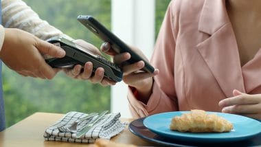 「キャッシュレス非対応なら行かない」約3人に1人が“飲食店選び”で判断【OREND調査】