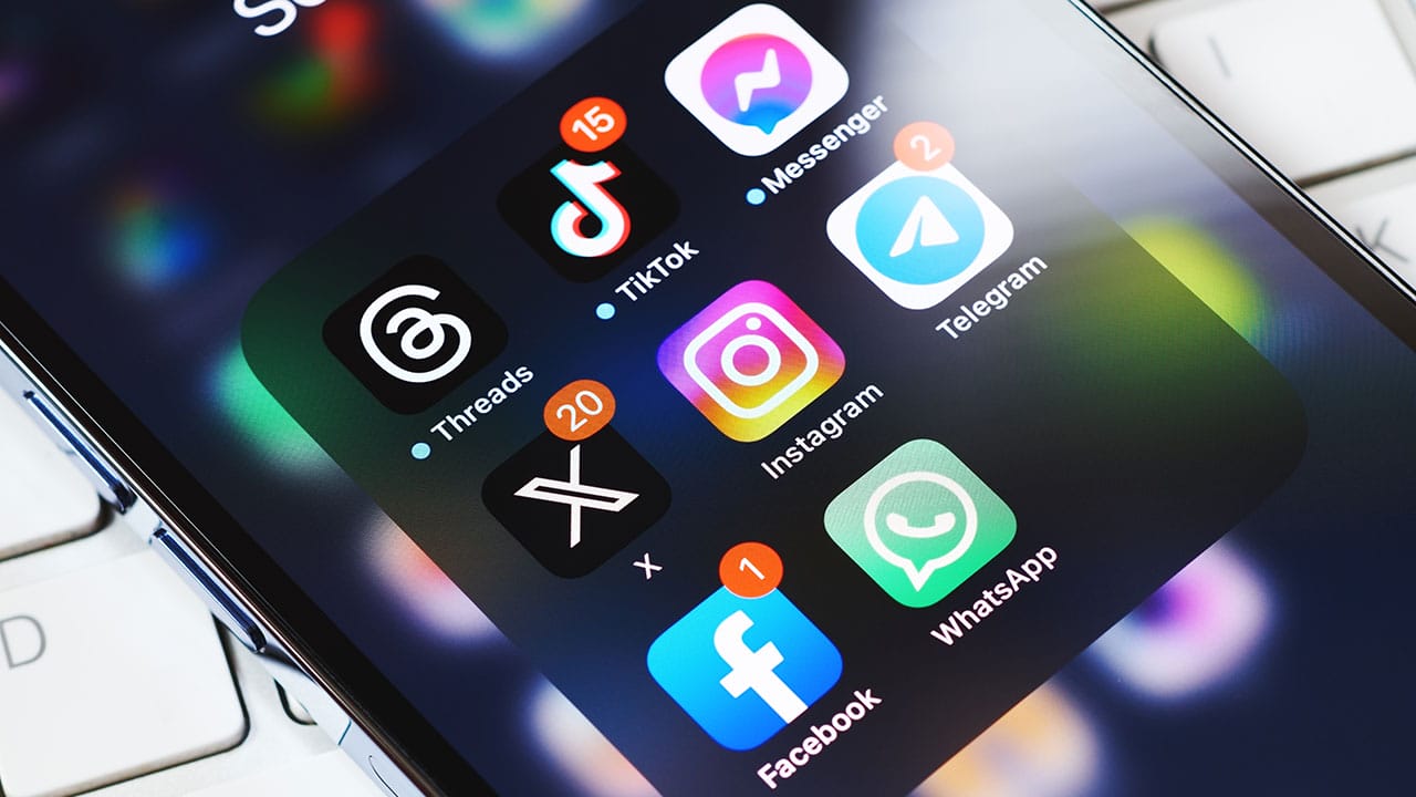 「自分は大丈夫」が一番危険！SNSで誹謗中傷やトラブルの可能性を半数が軽視の画像1