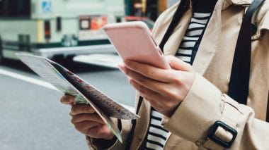 旅好き50代以上の9割がスマホ活用！でも“あのトラブル”には要注意？