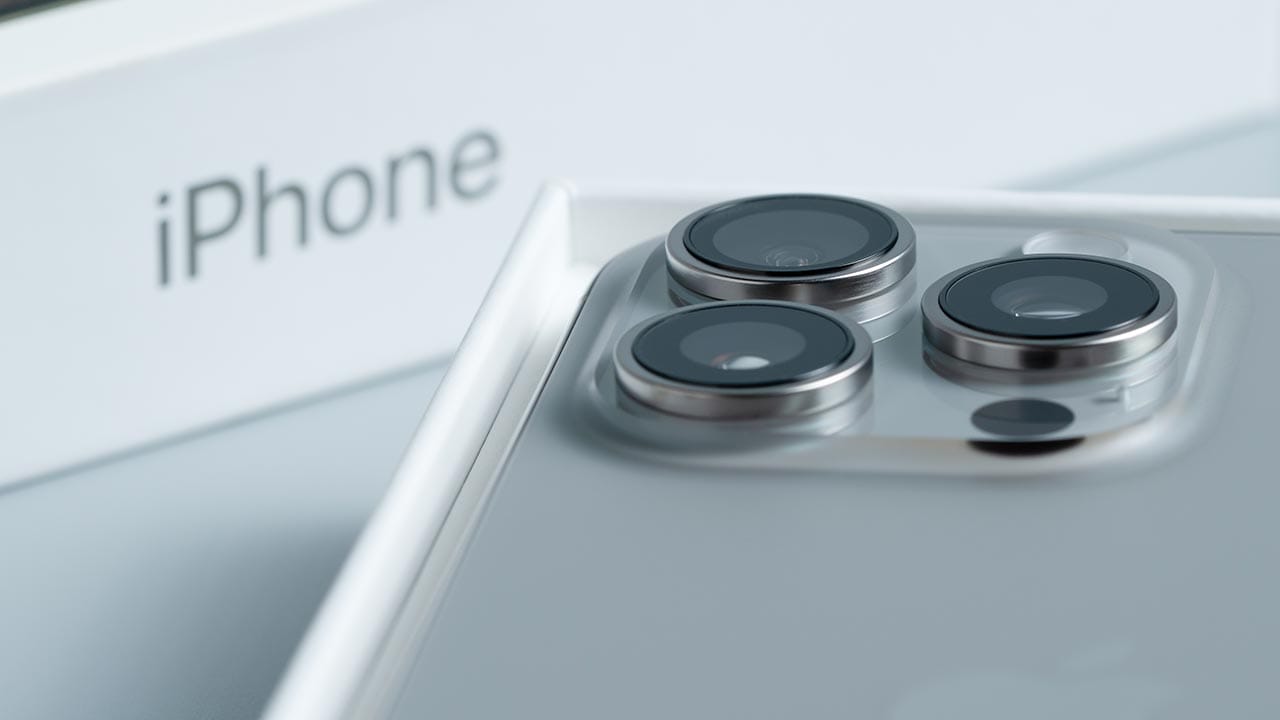 iPhone予約調査で見えた二極化　“様子見6割”と“即予約4割”の傾向の画像1