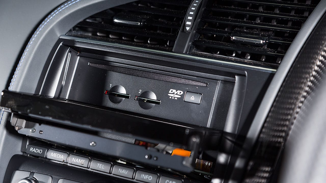 車でCDやDVDを再生するのは時代遅れ?『車内エンターテインメント』の現在と未来1