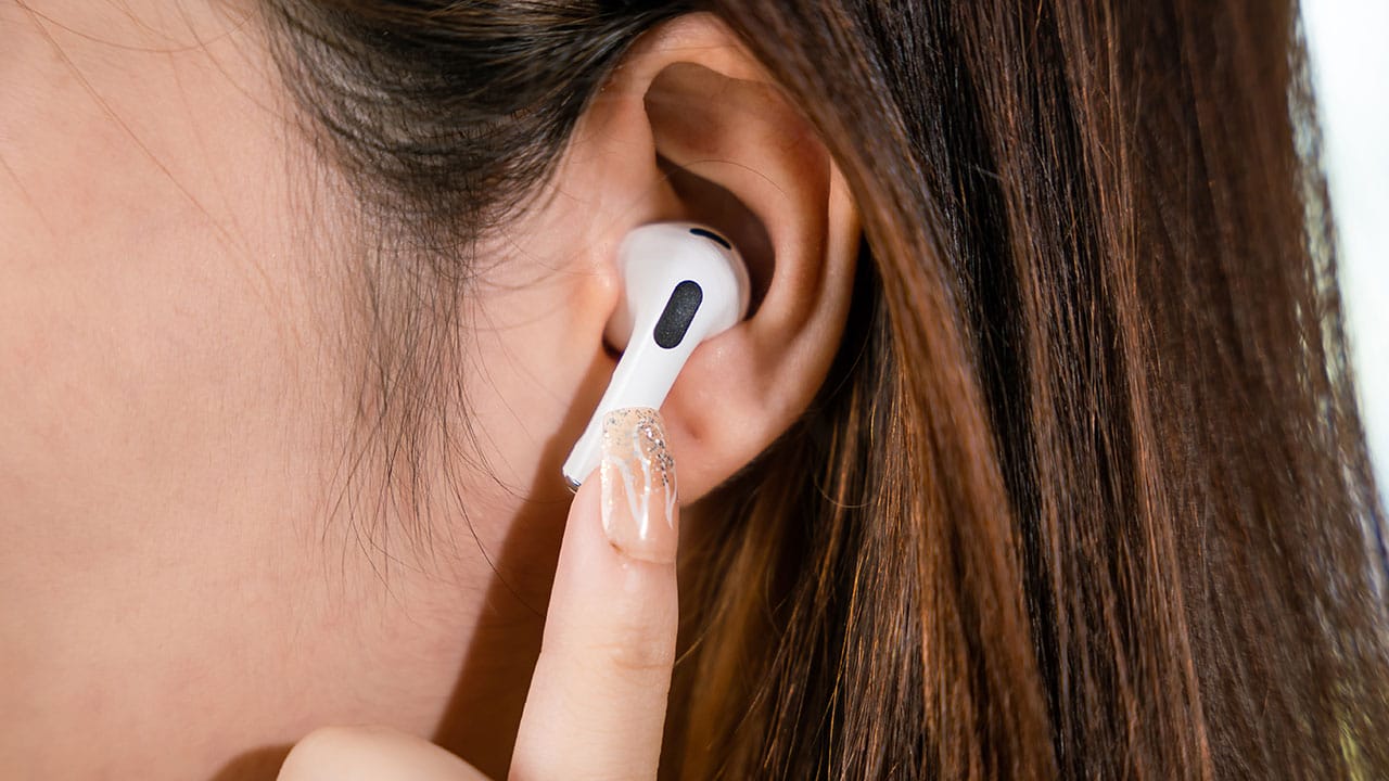 ＜チェック中＞AirPodsやAirPods Proを片耳だけ装着して使う方法 - これで周囲の音も聞き逃さない！の画像1