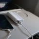 「モバイルバッテリー発火」が止まらない！ 航空・鉄道・自治体が相次いでルール強化