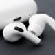 『AirPods Pro（第2世代）』のタッチコントロール操作方法まとめ − 押す回数で動作が異なる！