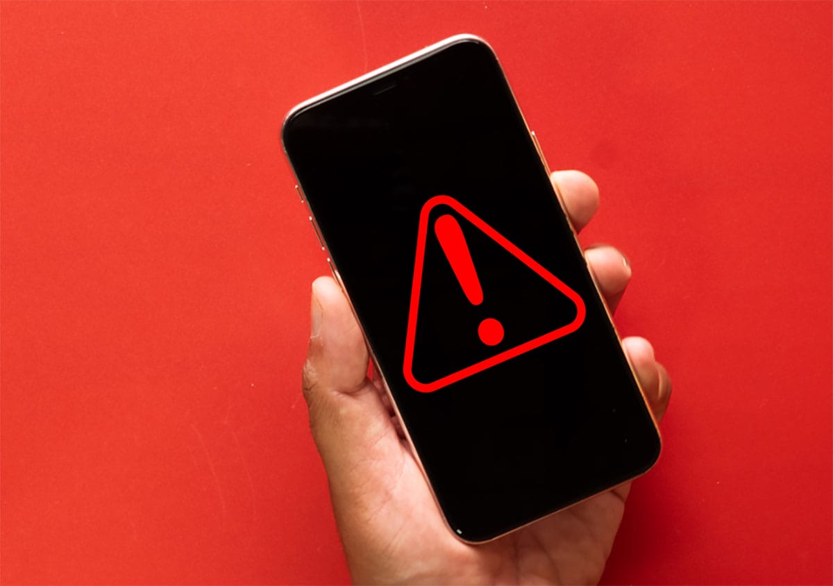 「フリーWi-Fi」の利用は通信盗聴のリスクがある?危険性の例1