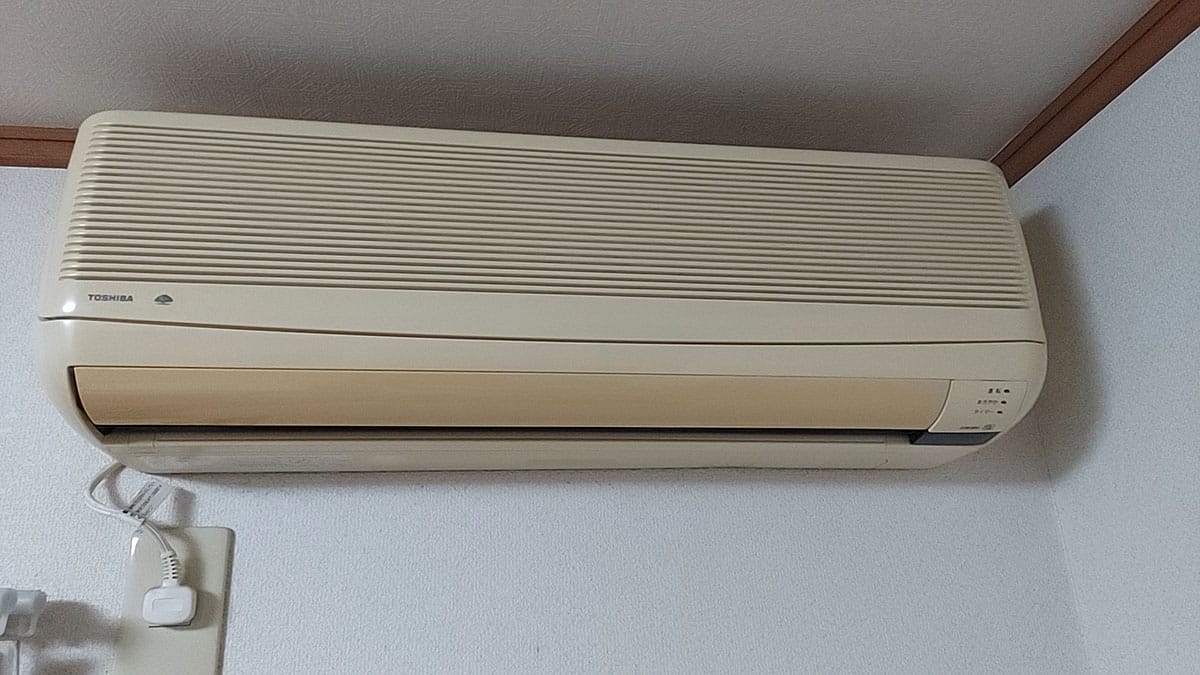 大人気すぎて売り切れ続出!ダイソーの“550円リモコン”が20年前のエアコンでも使えるか試してみた!の画像10