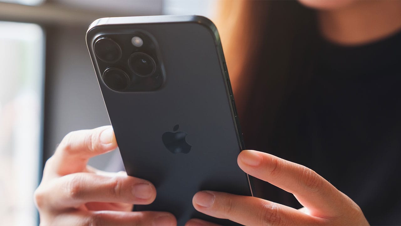 「やっぱりiPhoneが一番」スマホ満足度トップ3を独占 利用者の6割は“キャリア変えない派”の画像1