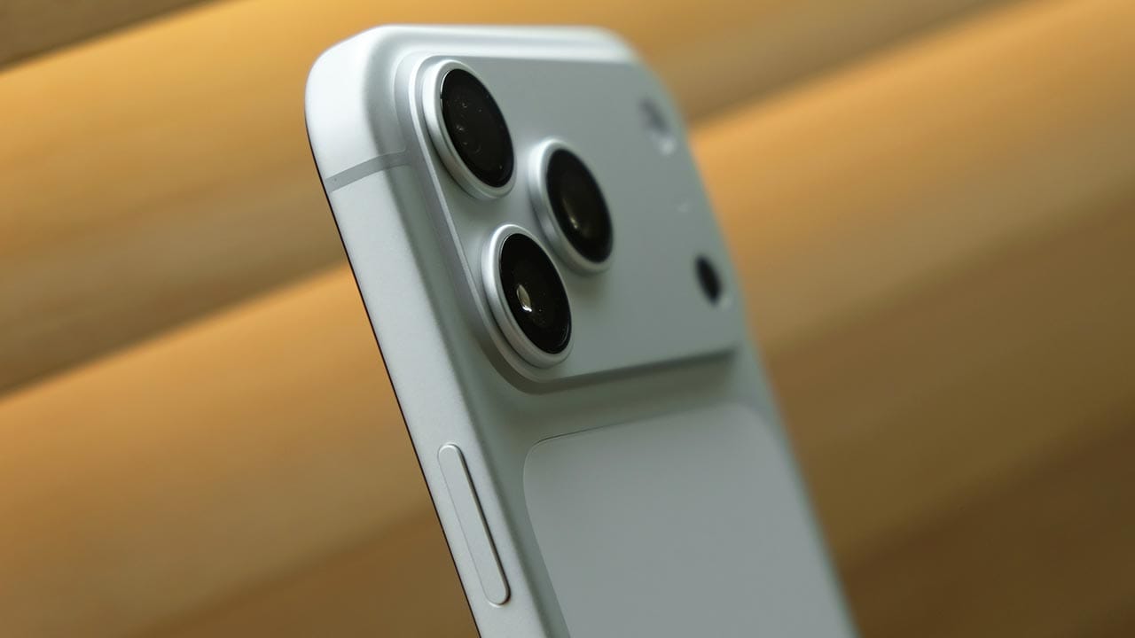 最新機種は不要？スマホ利用者の約半数が“あえて旧モデル”を選ぶ理由とは