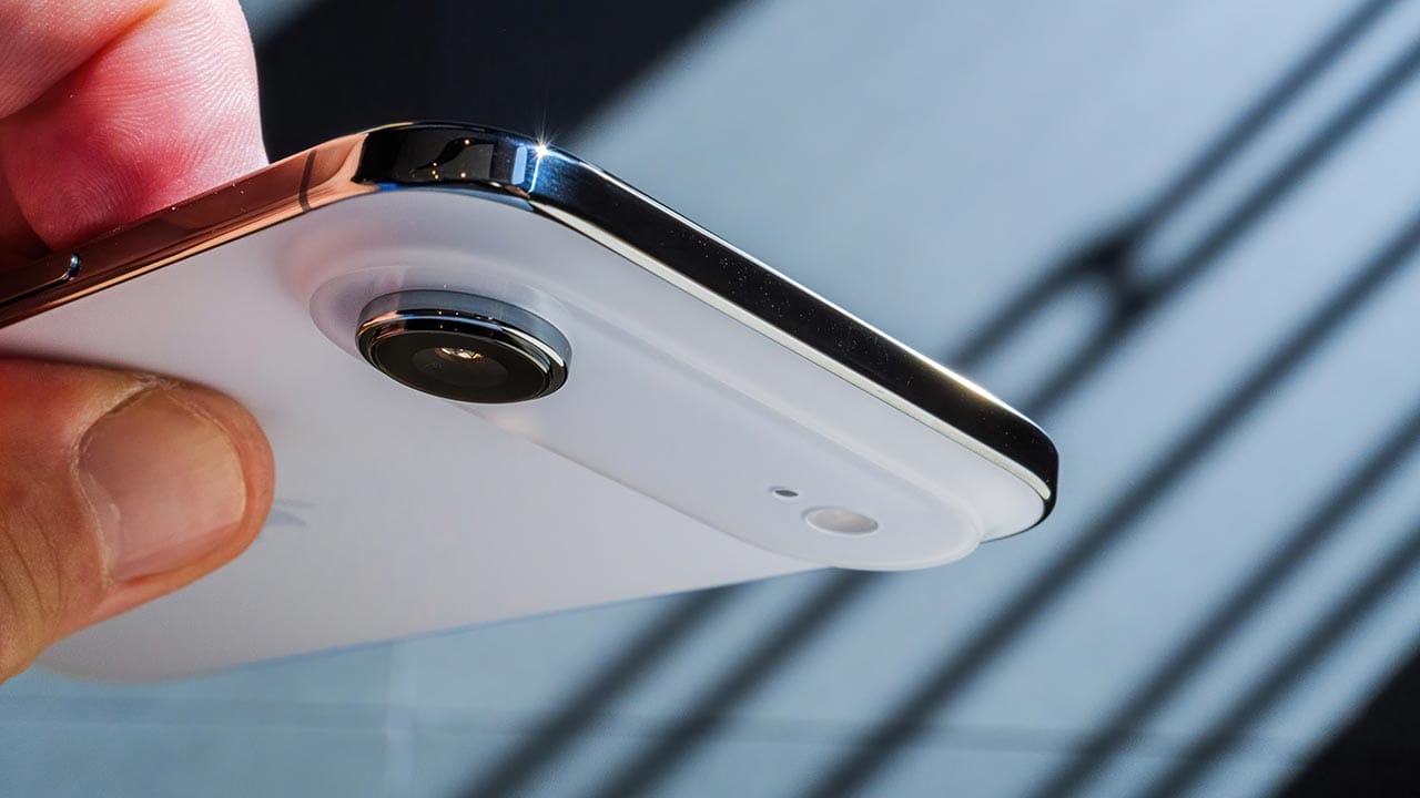iPhone Airはなぜ苦戦する?超薄型スマホへの需要が伸び悩む、販売不振のワケの画像1