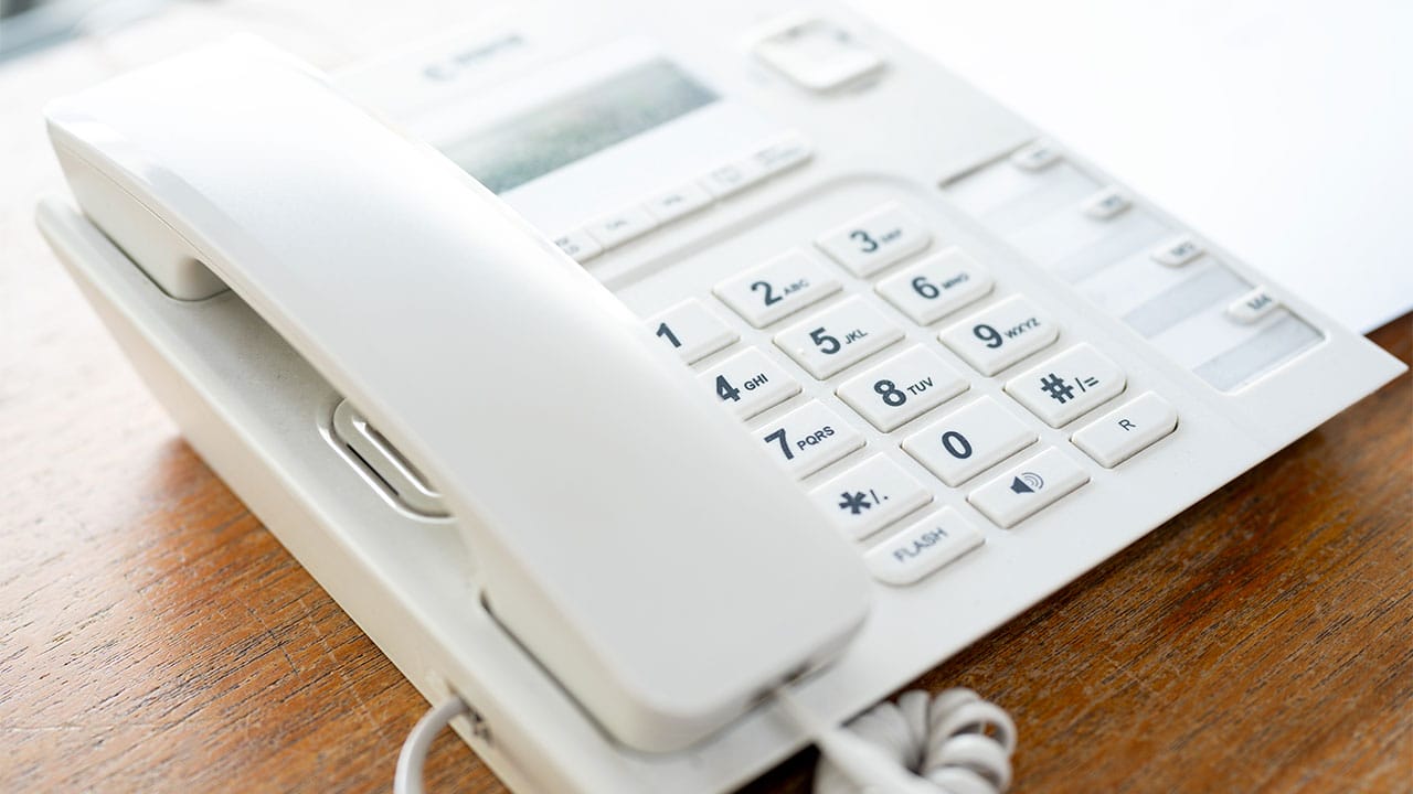 2026年から『固定電話』が年間2,640円値上げへ 固定電話はもう解約すべき?の画像1