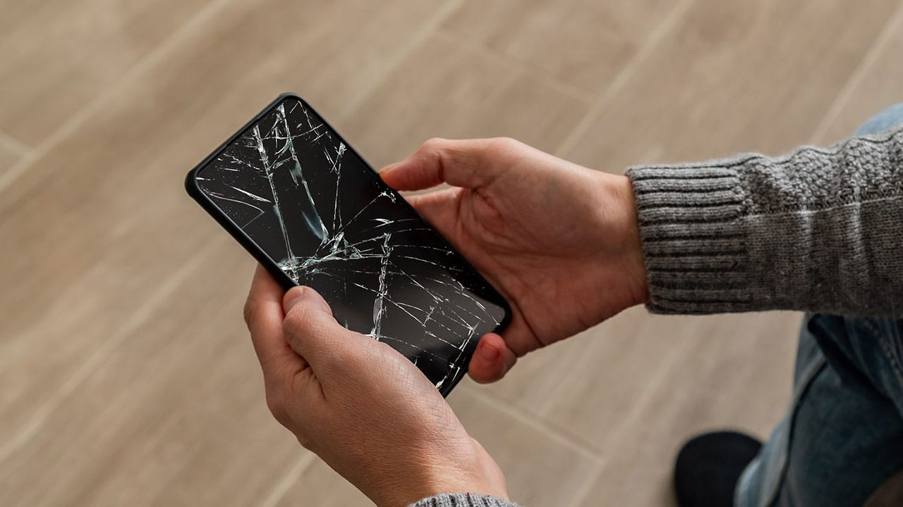 スマホの故障原因1位はバッテリー劣化　修理か買い替えかの境目が明らかにの画像1