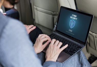 「サイバー攻撃は車にも？」パナソニックが示す、PCだけじゃない意外な脅威の画像1